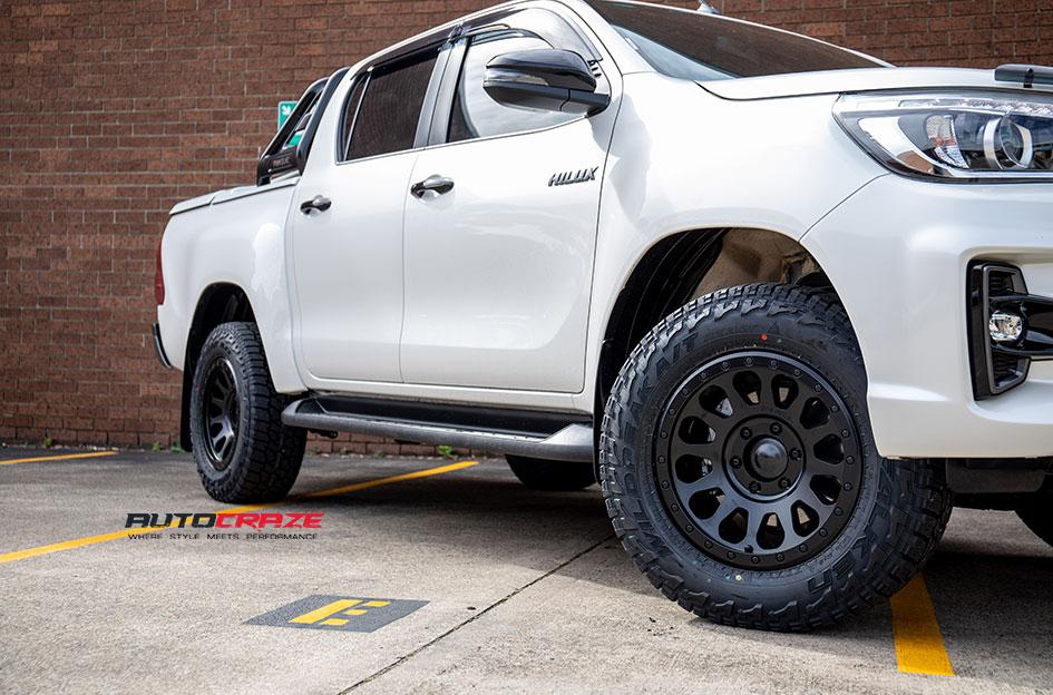 TOYOTA HILUX N80 4WD VECTOR MATTE BLACK